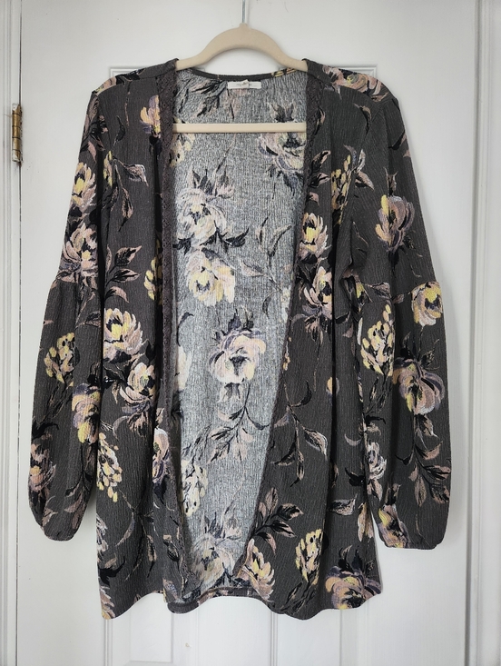 Maurices Tops - Maurices Gray Floral Crochet Trim Kimono - Size Small